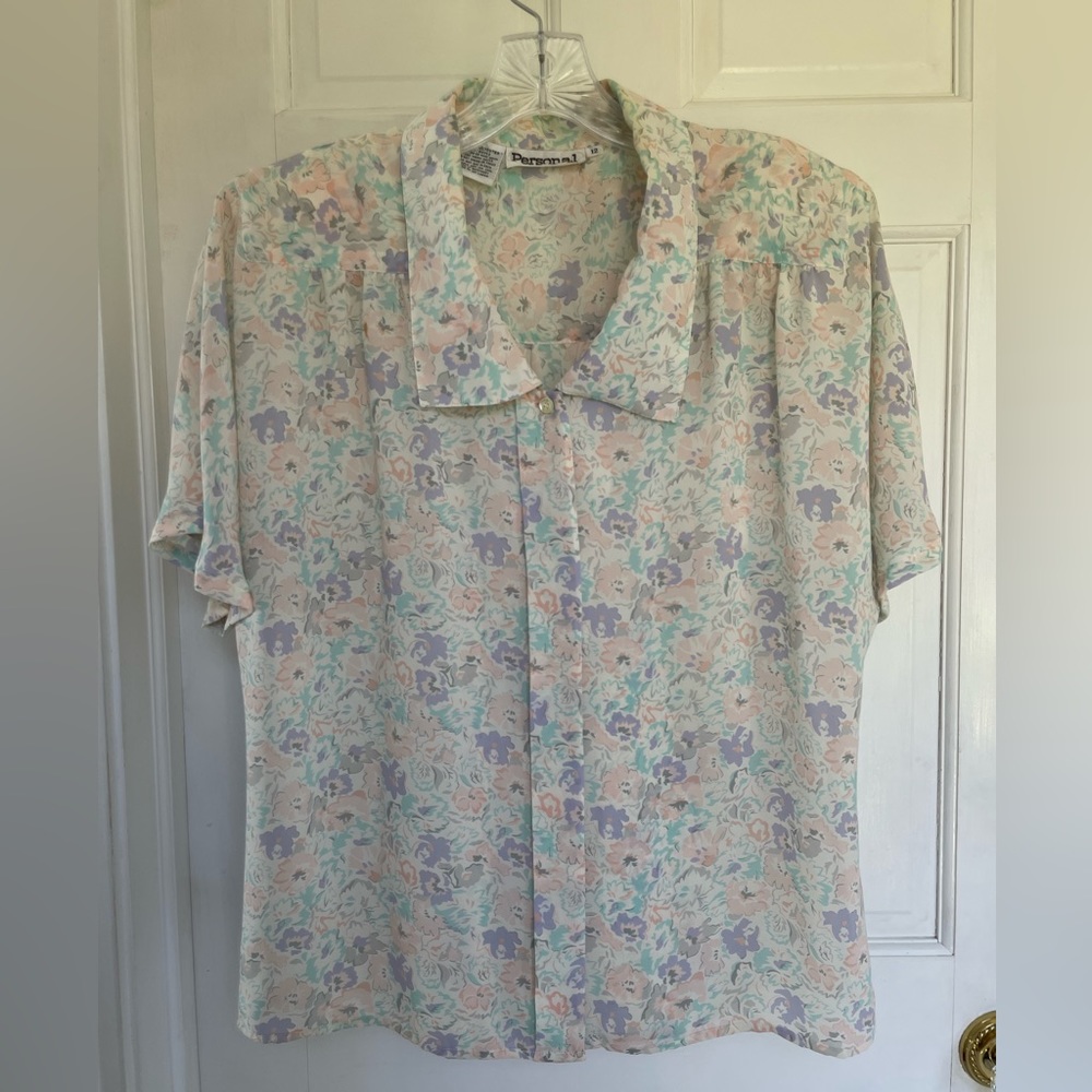 Adorable, lavender aqua and peach floral vintage blouse by Personal size 12